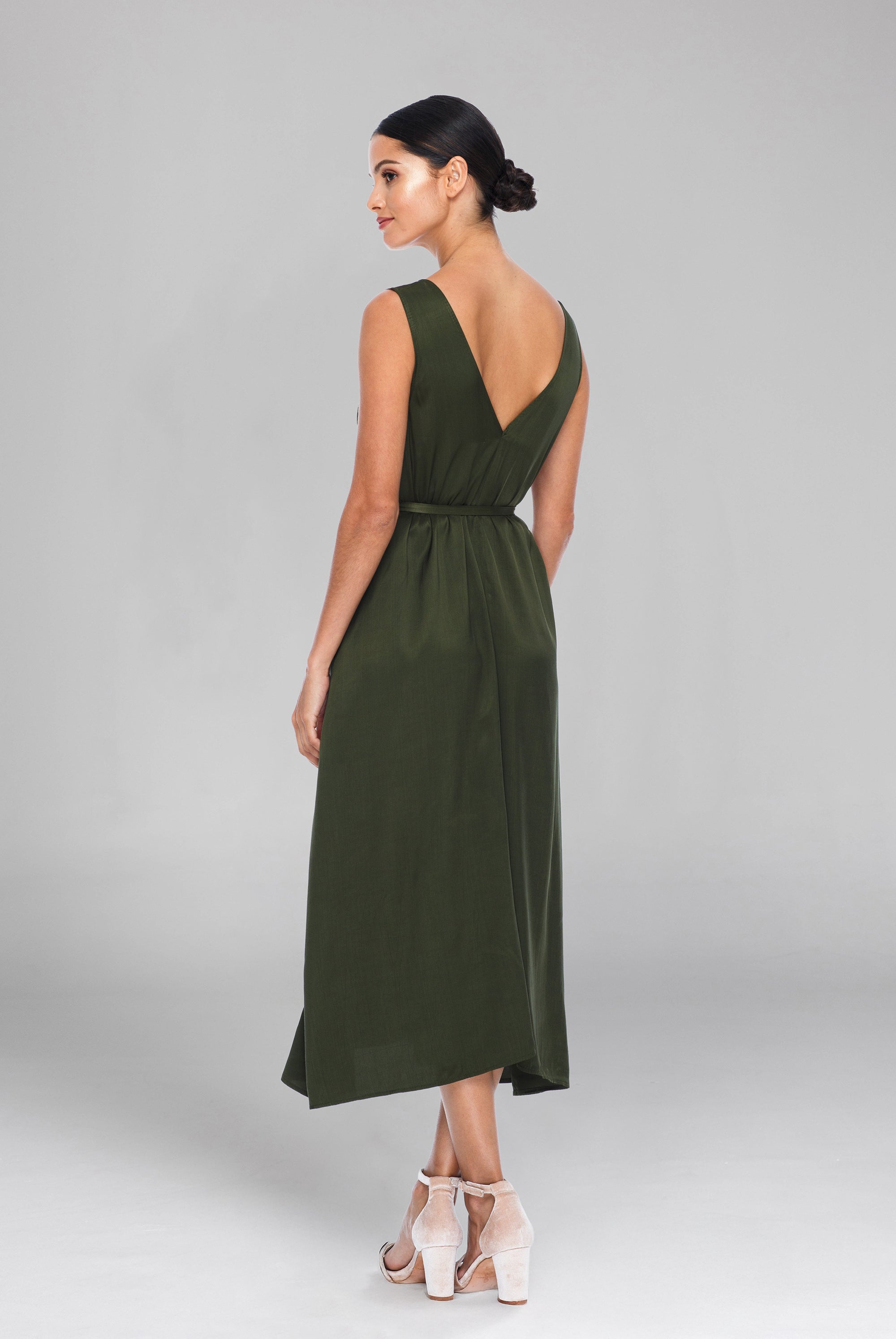 V-neck flowing Bridesmaids Dress - Calm Dress - BLAK Bridesmaids V-neck flowing Bridesmaids Dress - Calm Dress - BLAK Bridesmaids